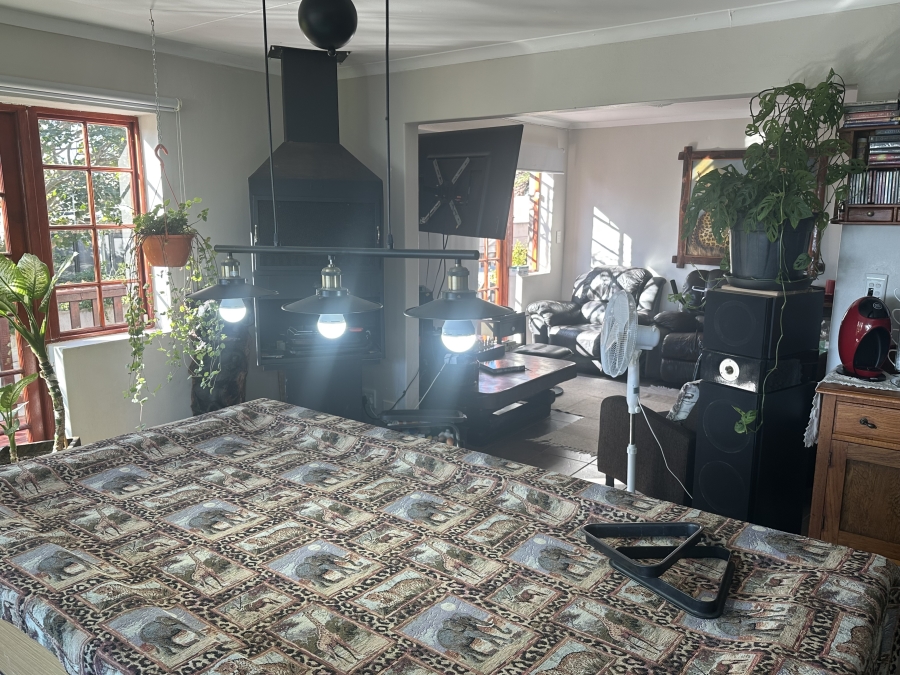 4 Bedroom Property for Sale in Fraaiuitsig Western Cape